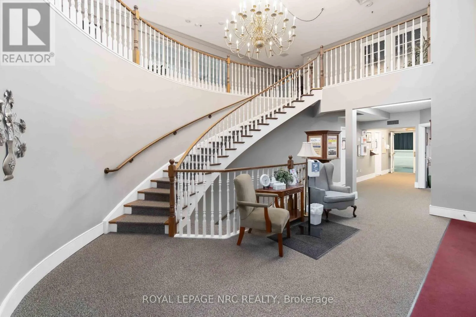 205 - 4090 JOHN CHARLES BOULEVARD #205