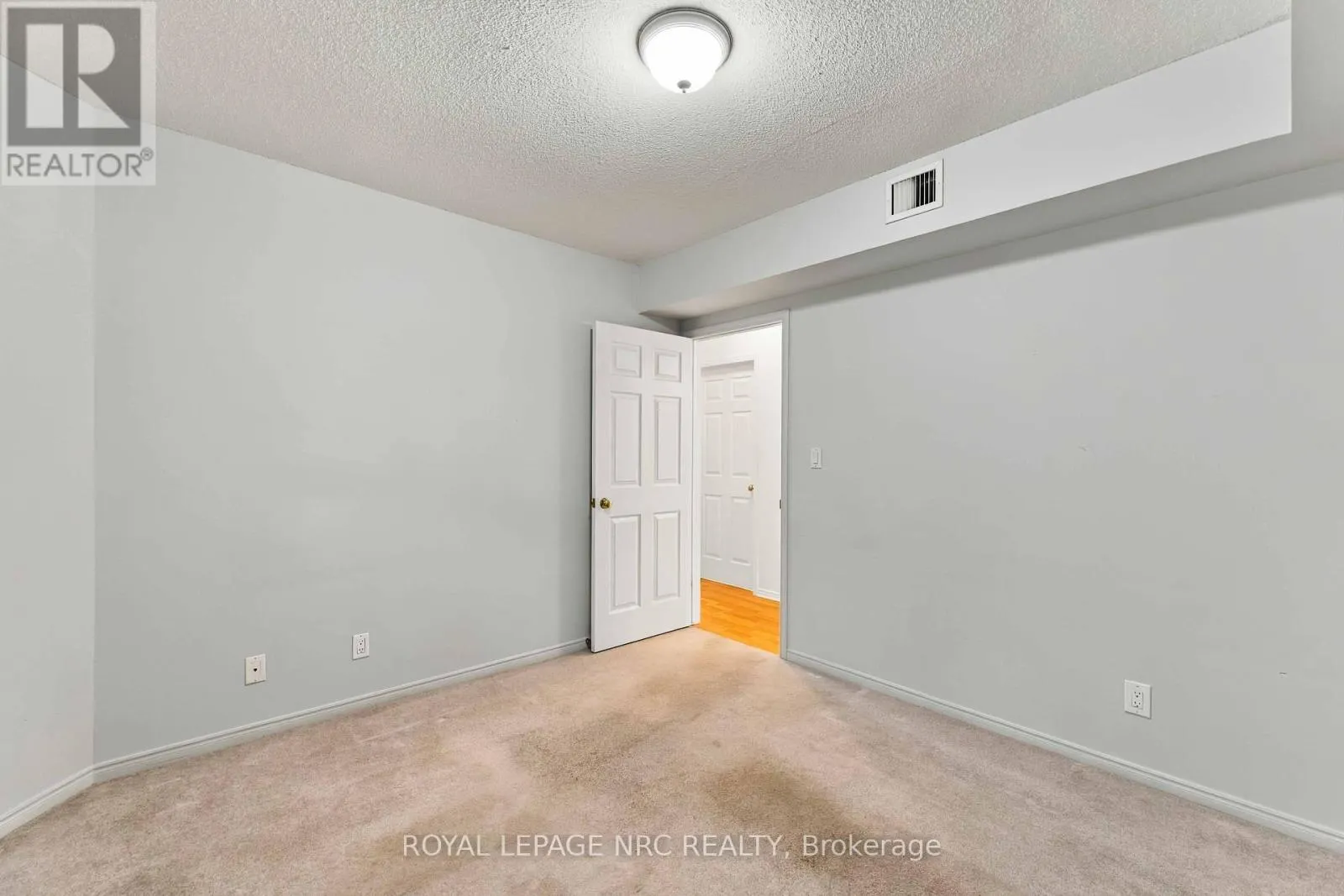205 - 4090 JOHN CHARLES BOULEVARD #205