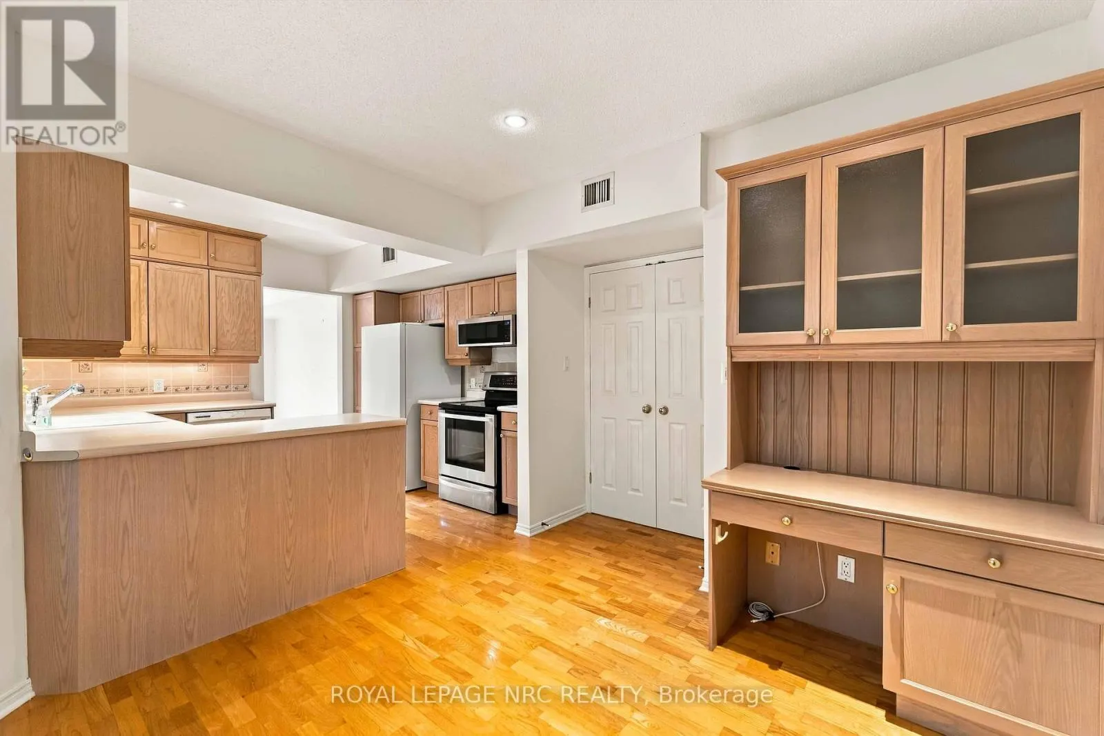 205 - 4090 JOHN CHARLES BOULEVARD #205