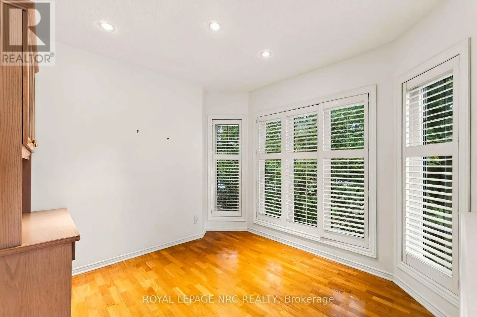 205 - 4090 JOHN CHARLES BOULEVARD #205