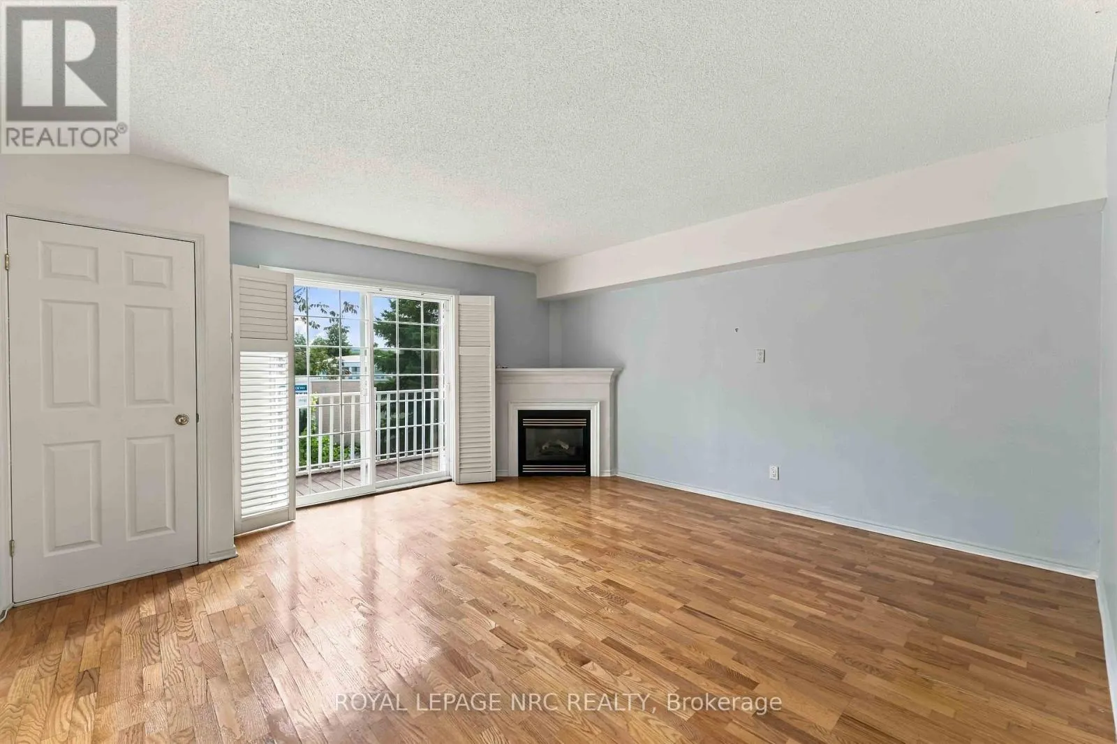 205 - 4090 JOHN CHARLES BOULEVARD #205