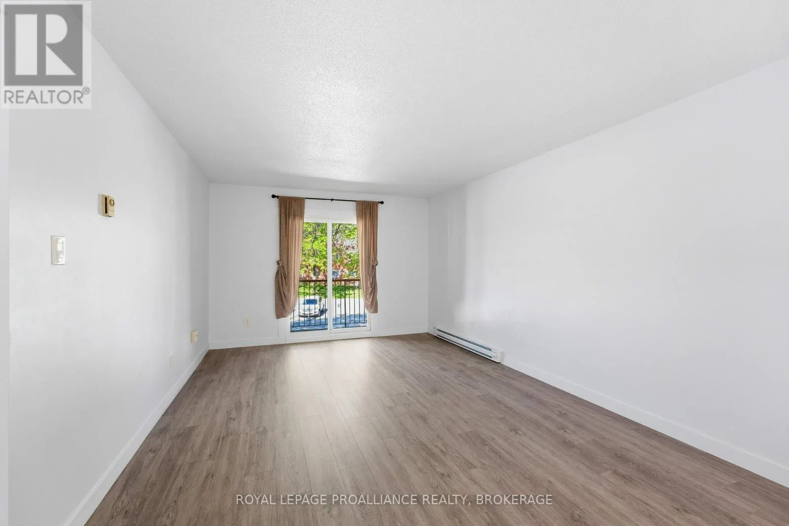217 - 573 ARMSTRONG ROAD #217