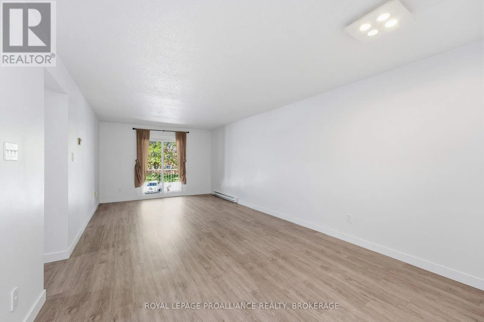 217 - 573 ARMSTRONG ROAD #217