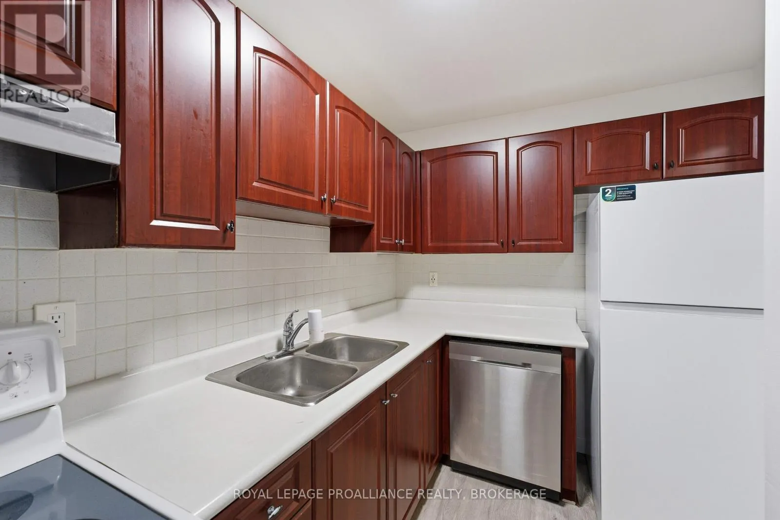 217 - 573 ARMSTRONG ROAD #217