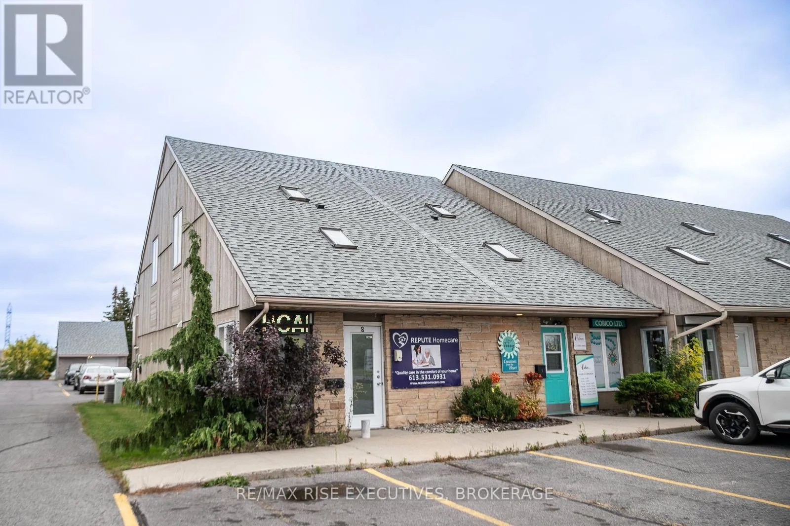 8 - 637 NORRIS COURT #8