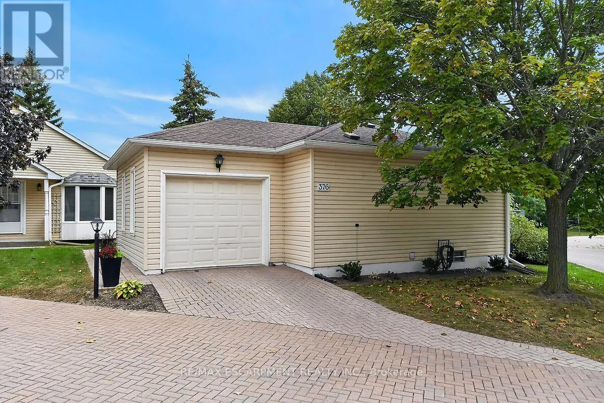 376 SILVERBIRCH BOULEVARD