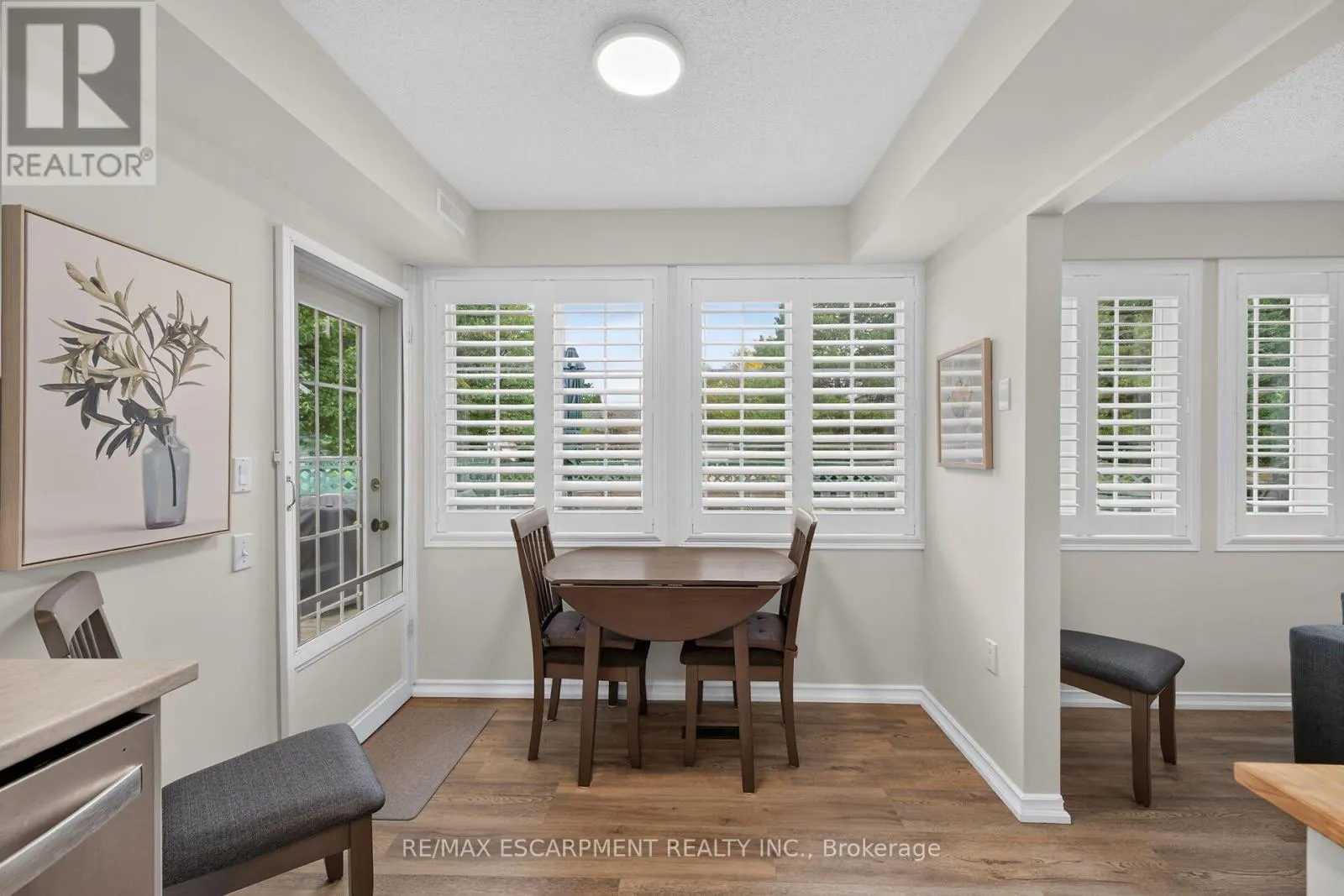 376 SILVERBIRCH BOULEVARD