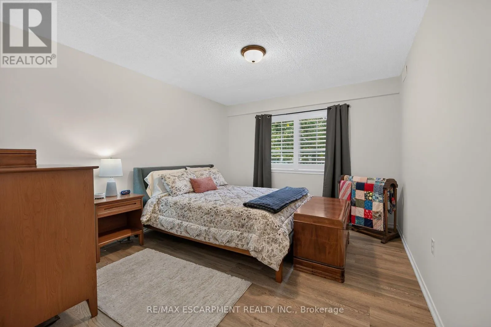 376 SILVERBIRCH BOULEVARD