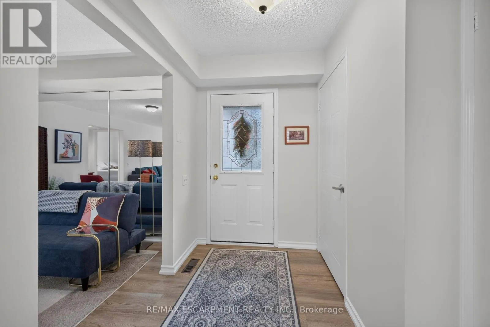 376 SILVERBIRCH BOULEVARD