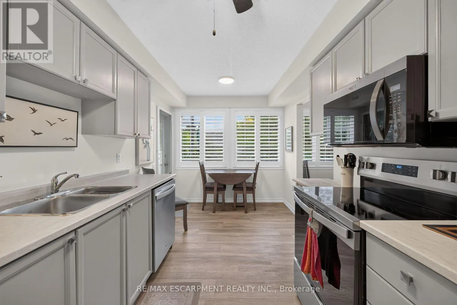 376 SILVERBIRCH BOULEVARD