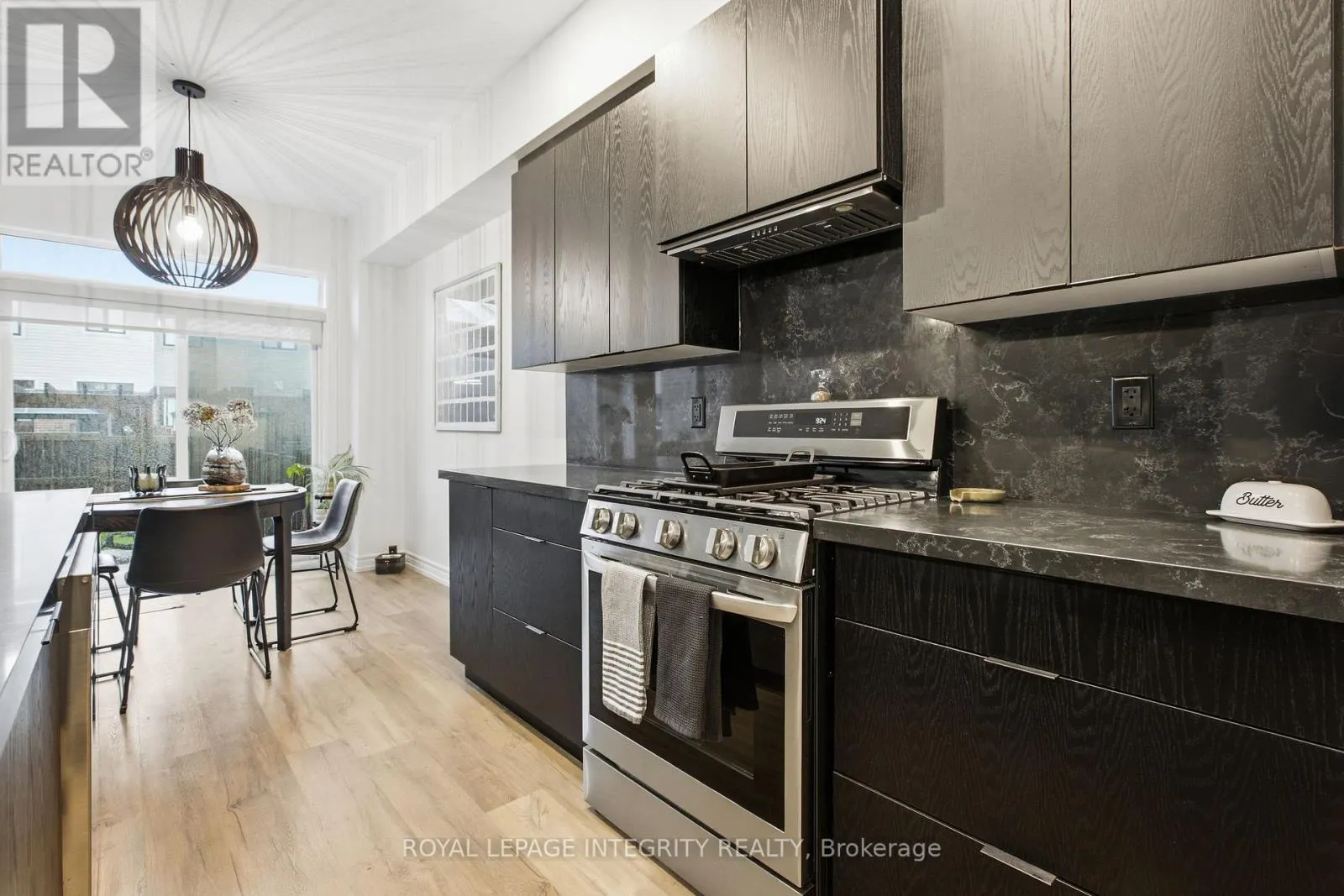 246 COOKS MILL CRESCENT