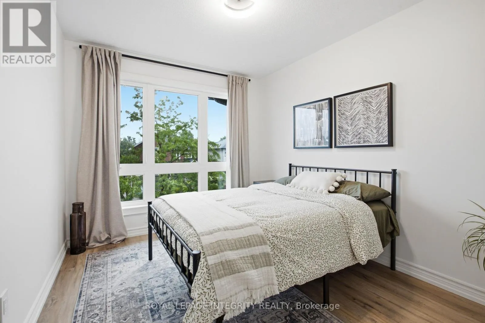 246 COOKS MILL CRESCENT