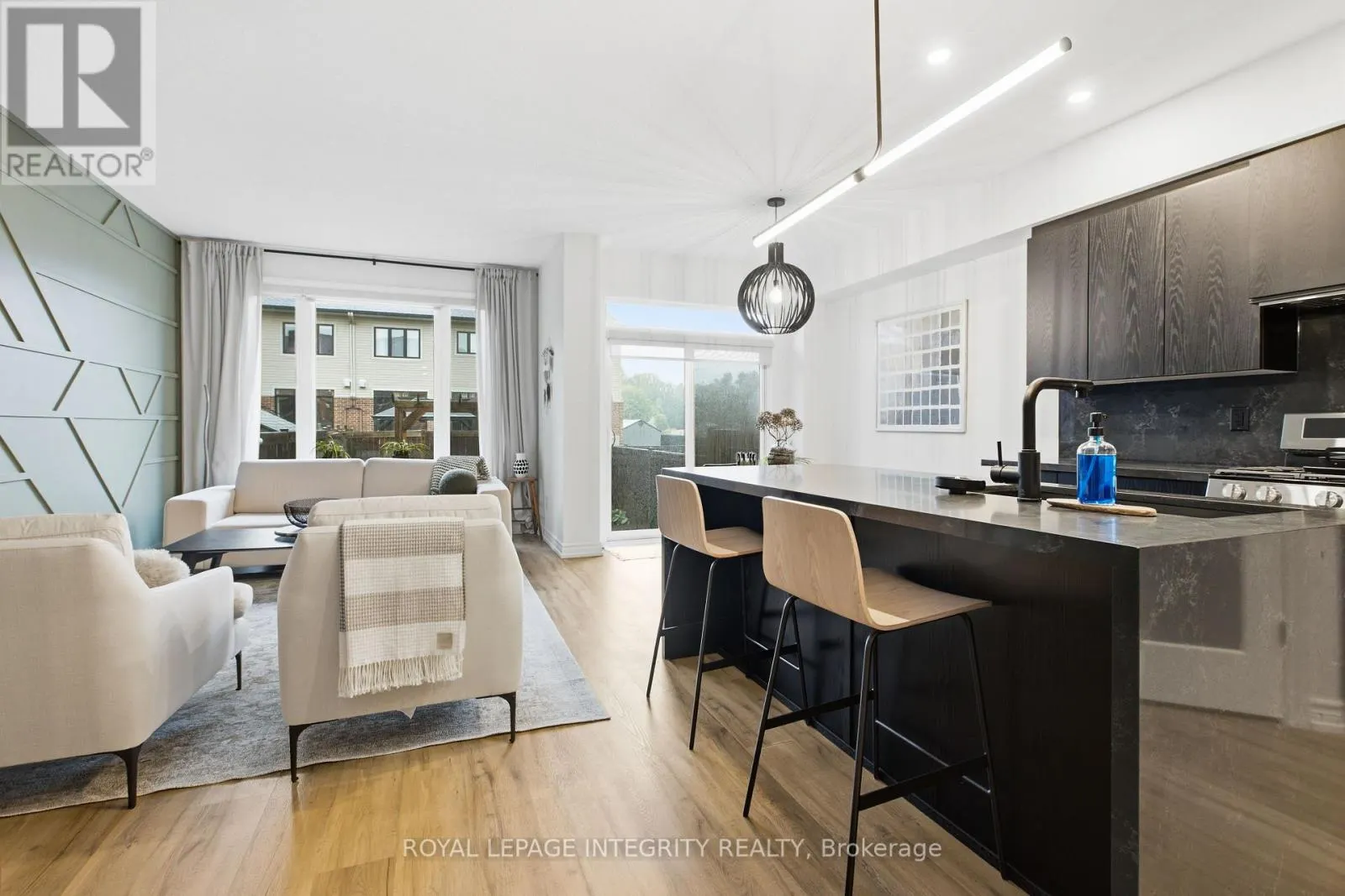 246 COOKS MILL CRESCENT
