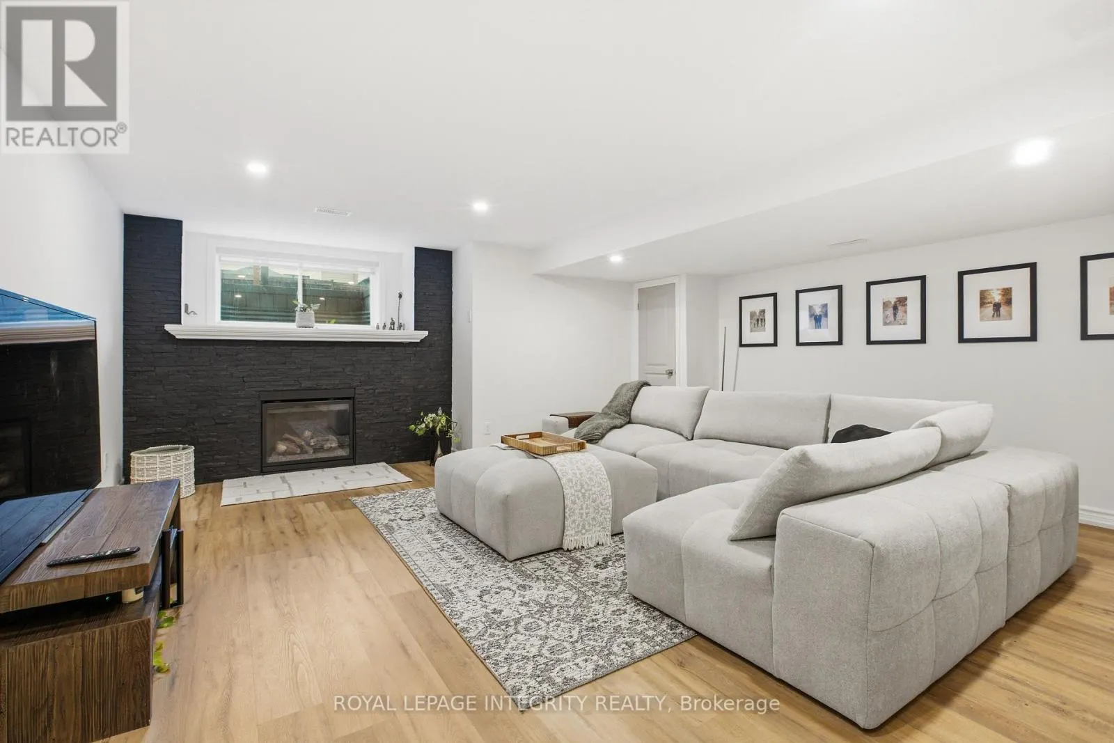 246 COOKS MILL CRESCENT