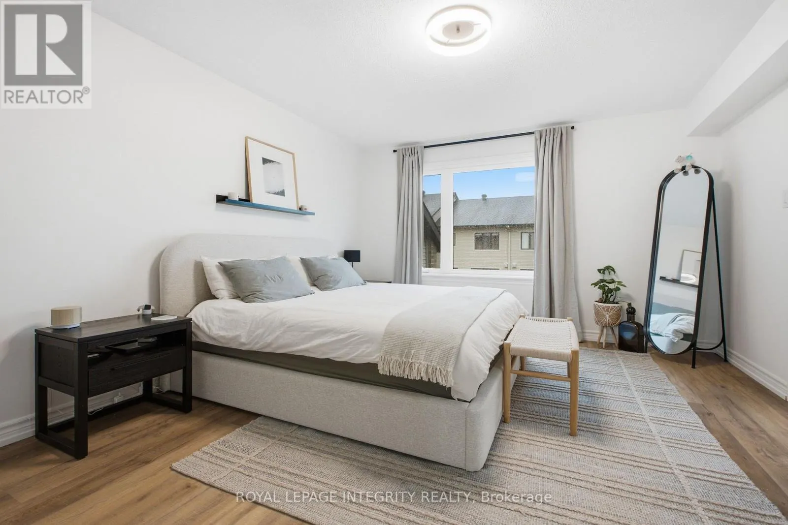 246 COOKS MILL CRESCENT