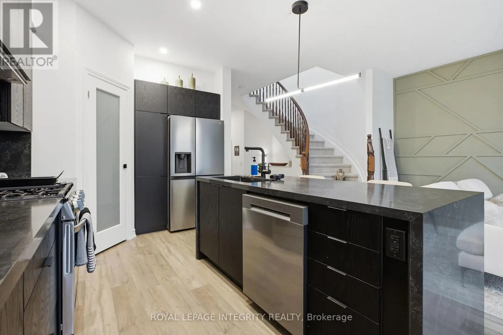246 COOKS MILL CRESCENT
