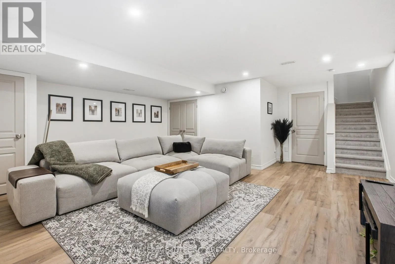 246 COOKS MILL CRESCENT