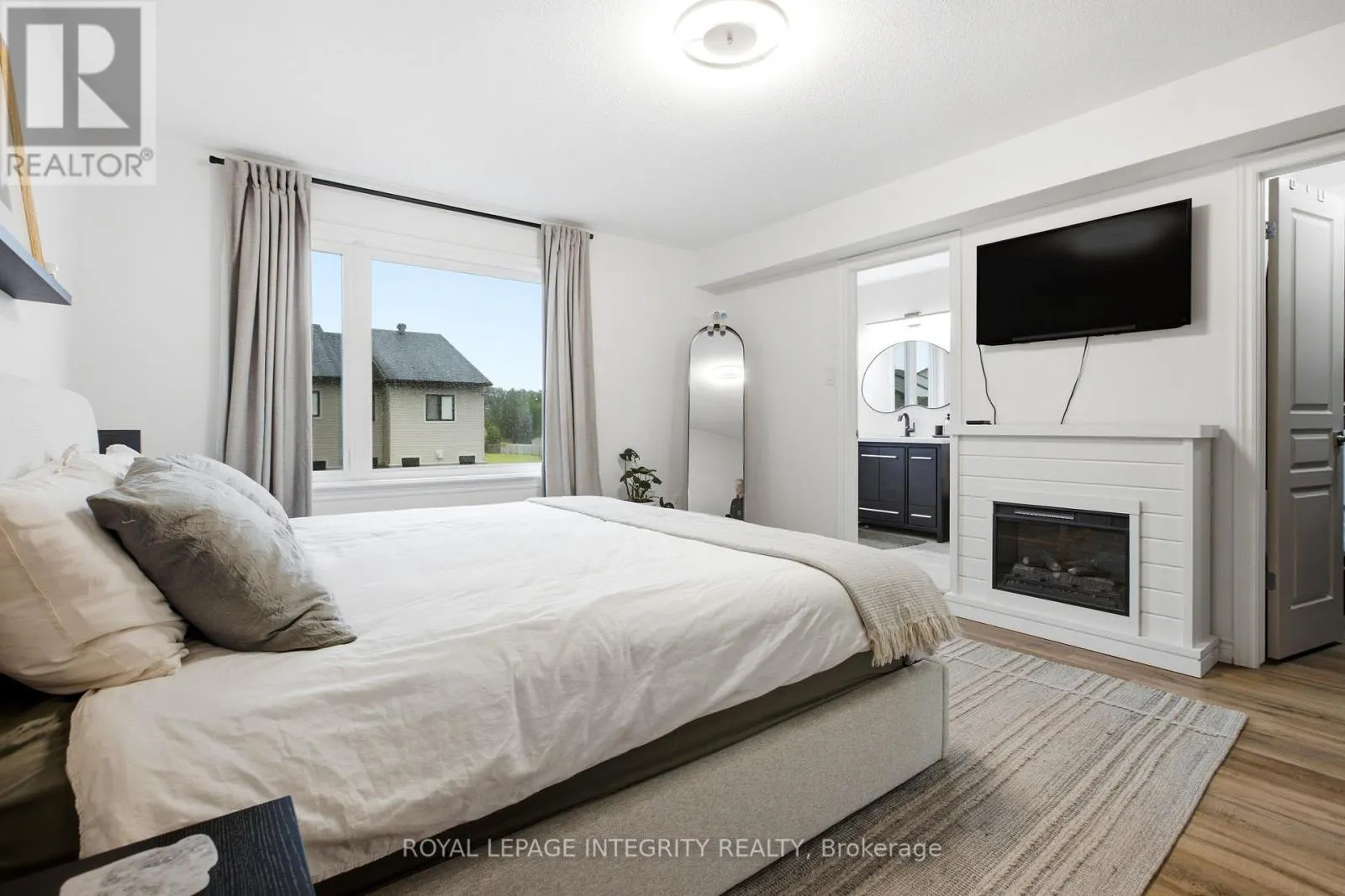 246 COOKS MILL CRESCENT