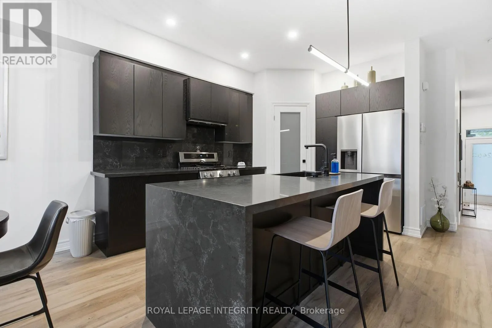 246 COOKS MILL CRESCENT