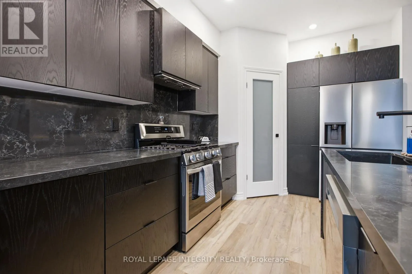 246 COOKS MILL CRESCENT