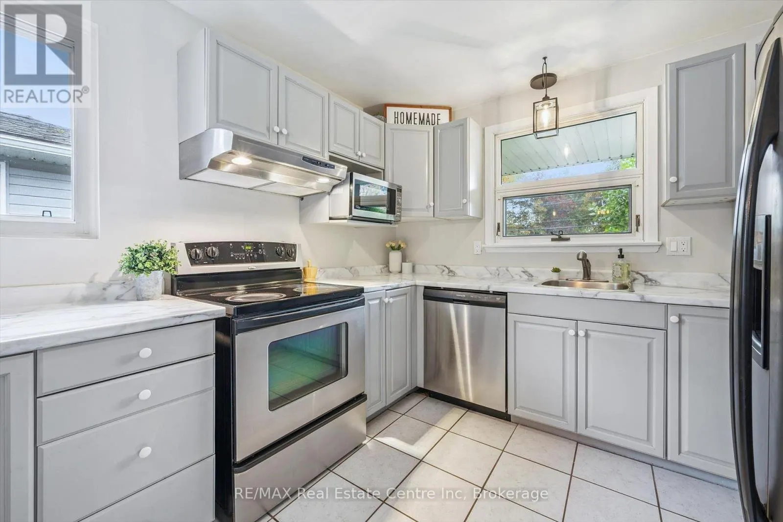 35 EASTVIEW ROAD