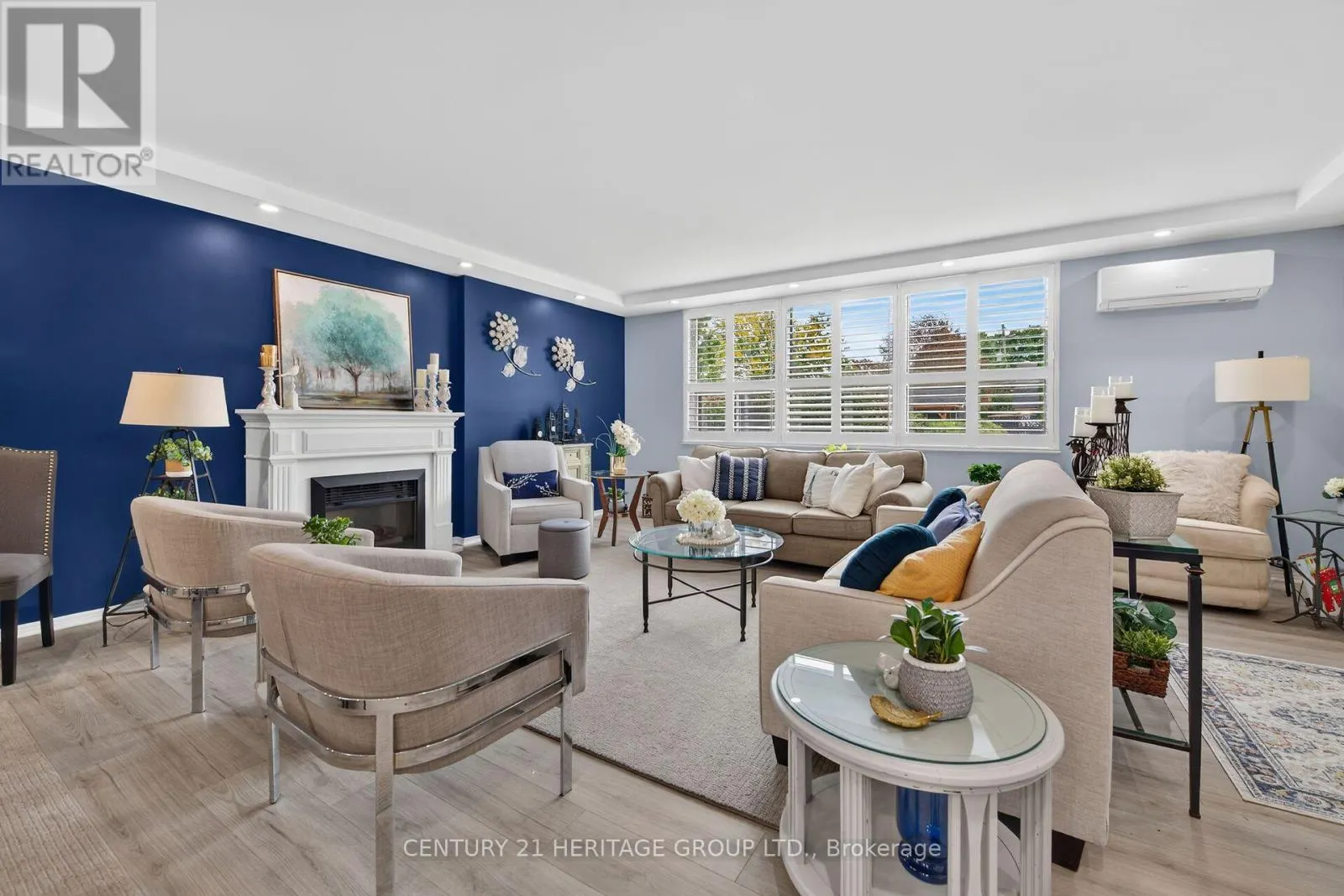 101 - 28 ROBINSON STREET N