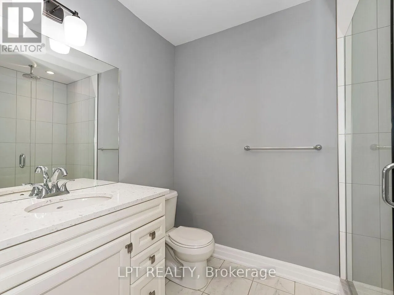 1 DORCHESTER BOULEVARD S