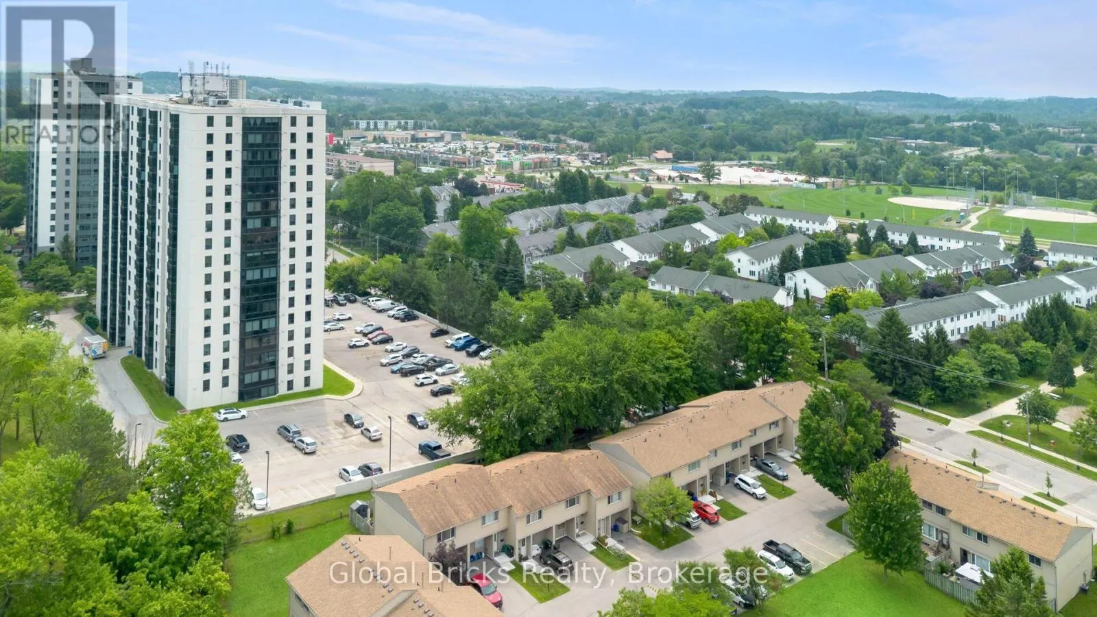 27 - 15 GREEN VALLEY DRIVE