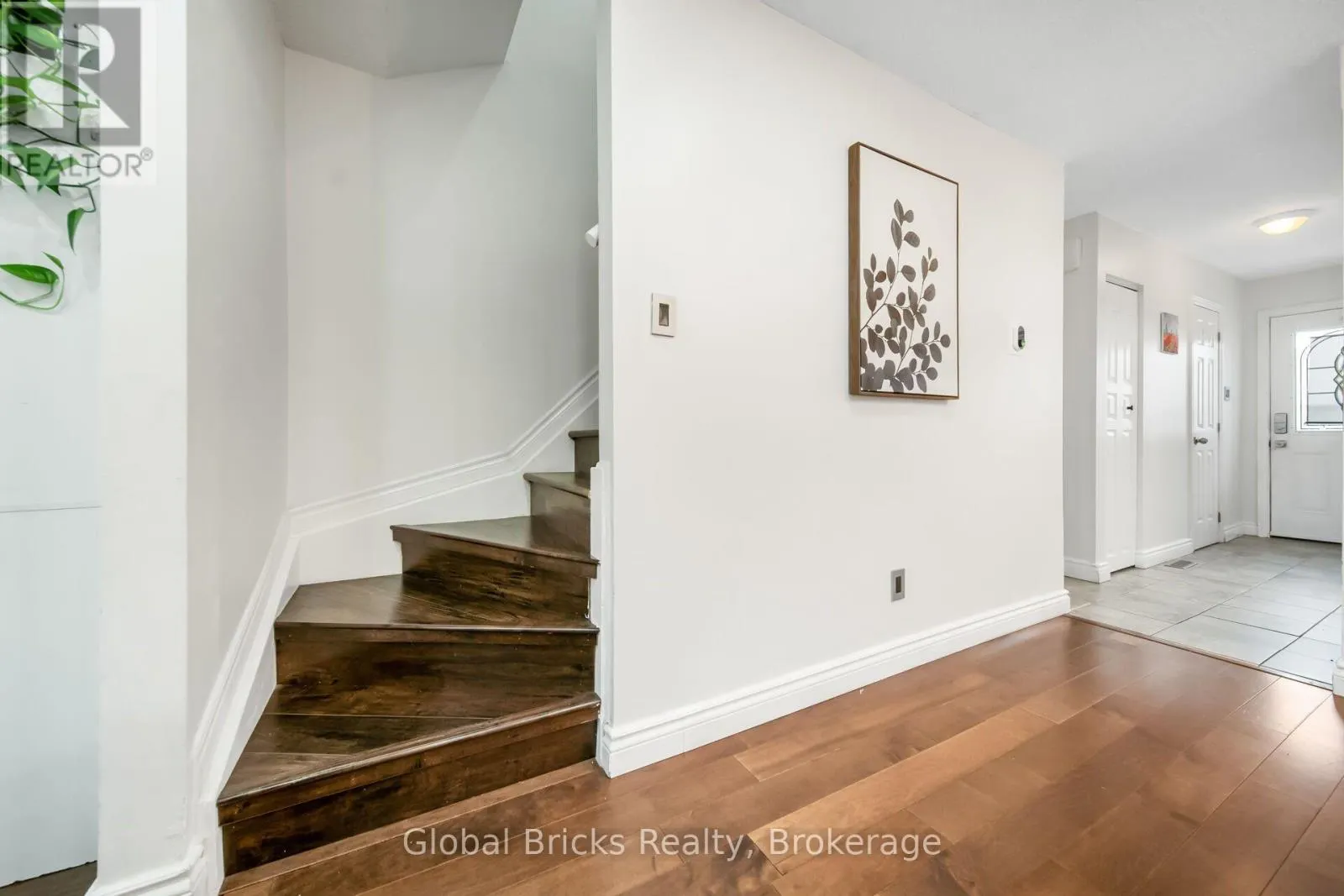 27 - 15 GREEN VALLEY DRIVE
