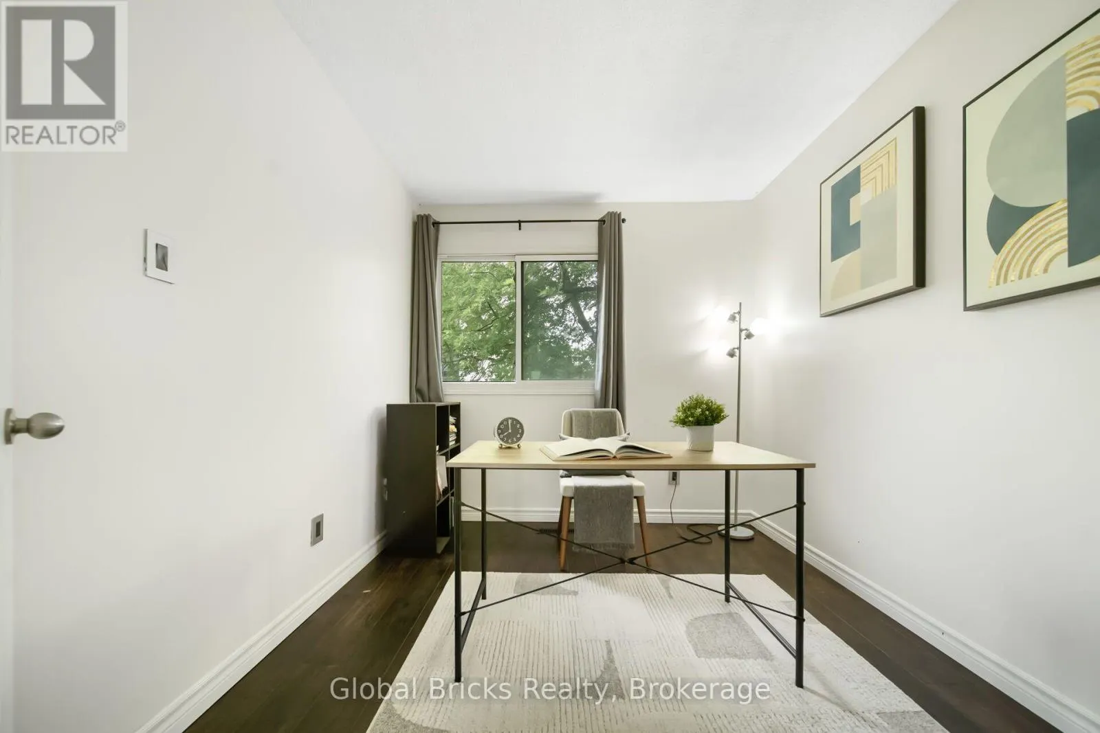 27 - 15 GREEN VALLEY DRIVE