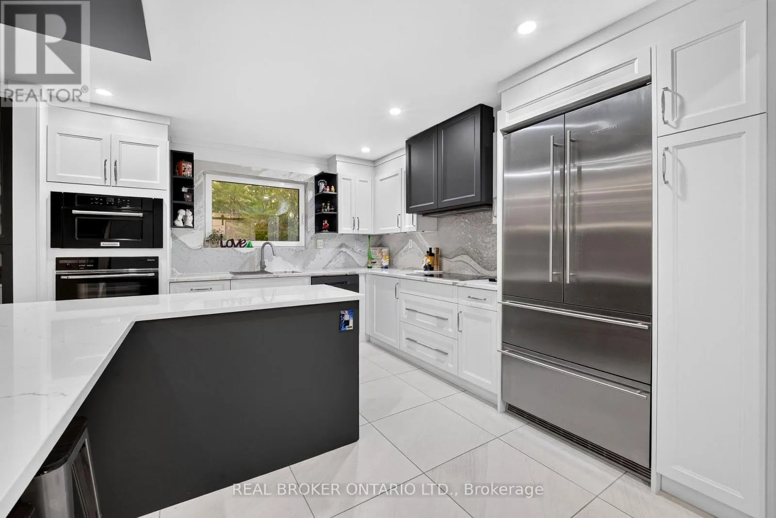 1018 WHITES ROAD