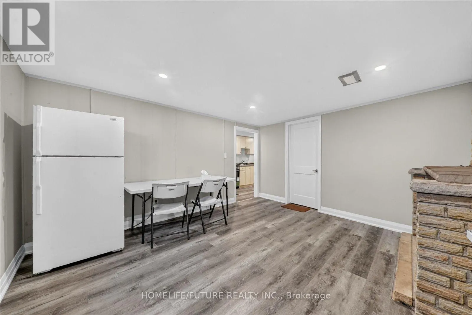 7 CARDILL CRESCENT