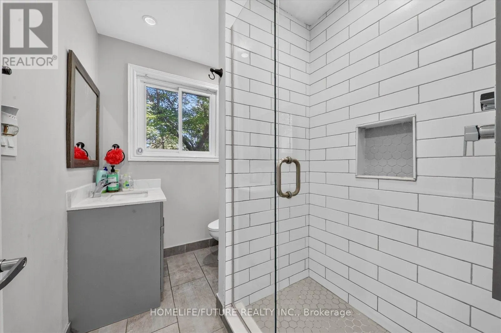 ROOM A - 7 CARDILL CRESCENT