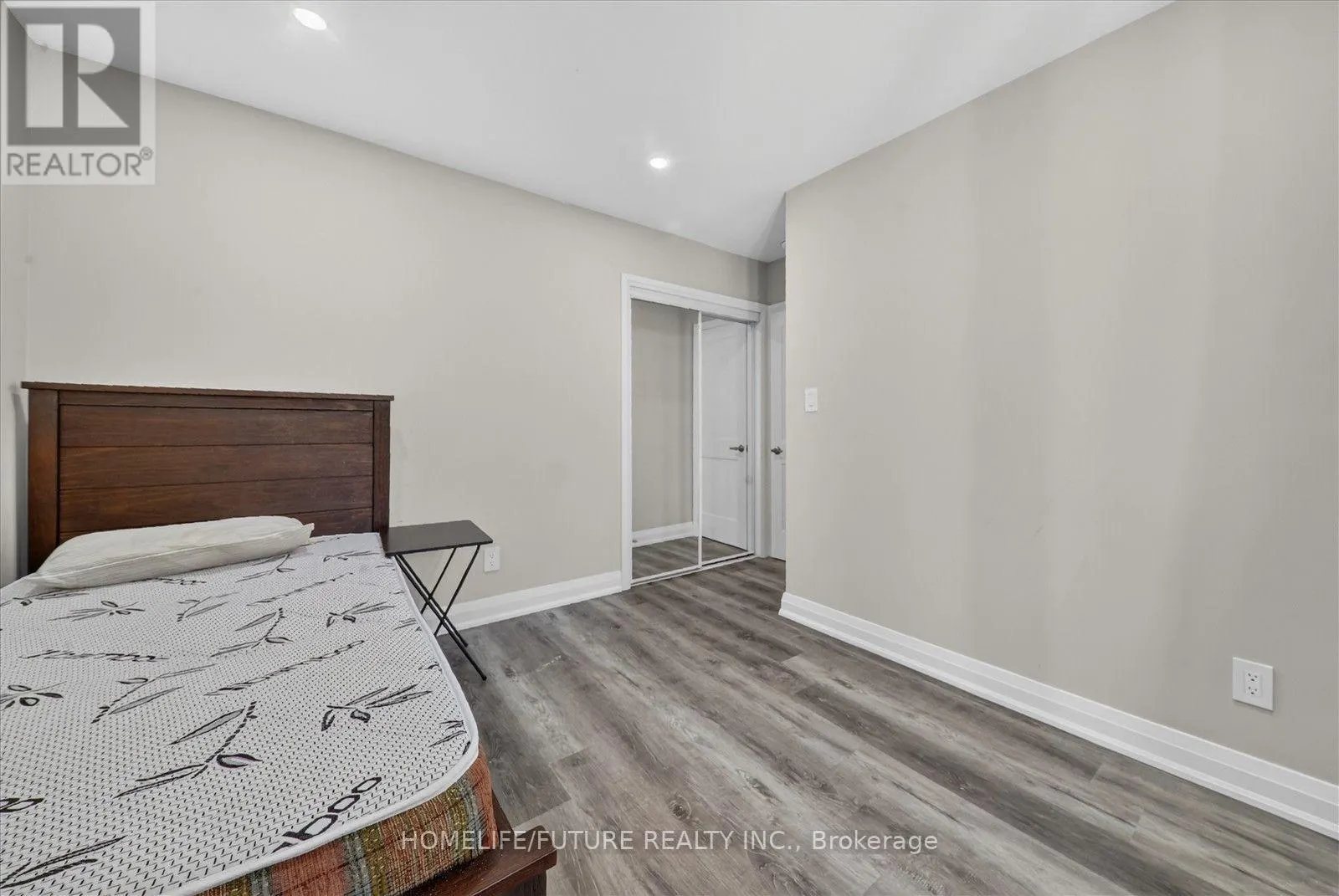 ROOM A - 7 CARDILL CRESCENT