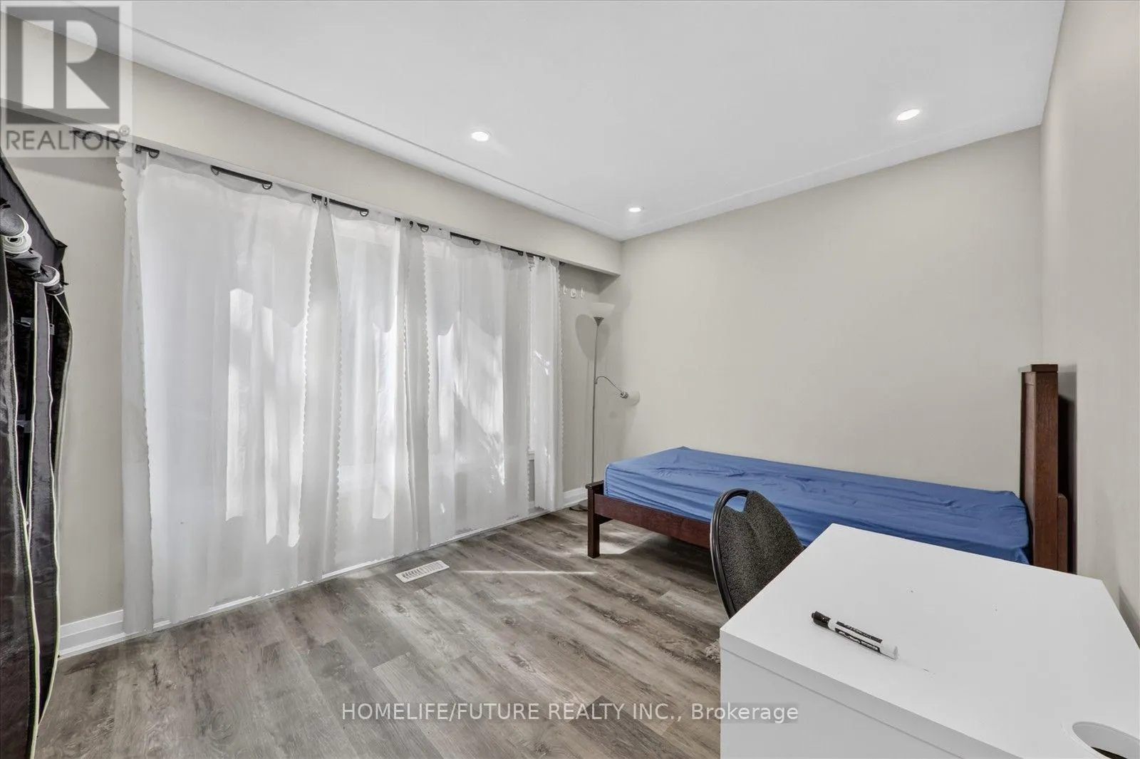 ROOM A - 7 CARDILL CRESCENT