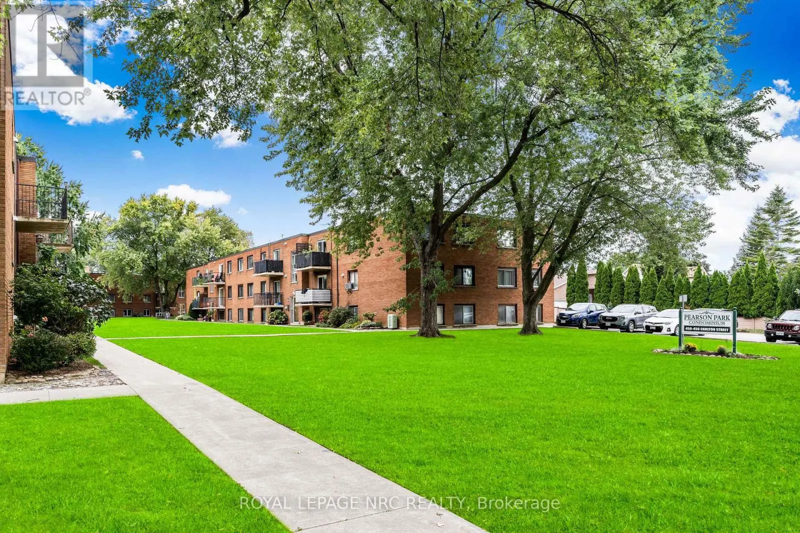 7 - 454 CARLTON STREET #7