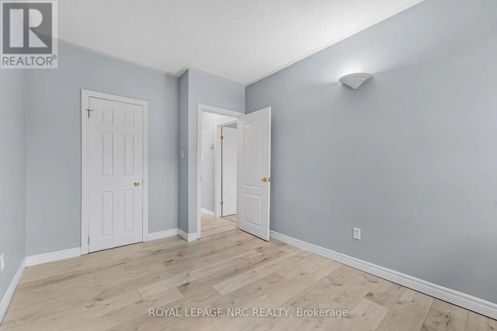 7 - 454 CARLTON STREET #7