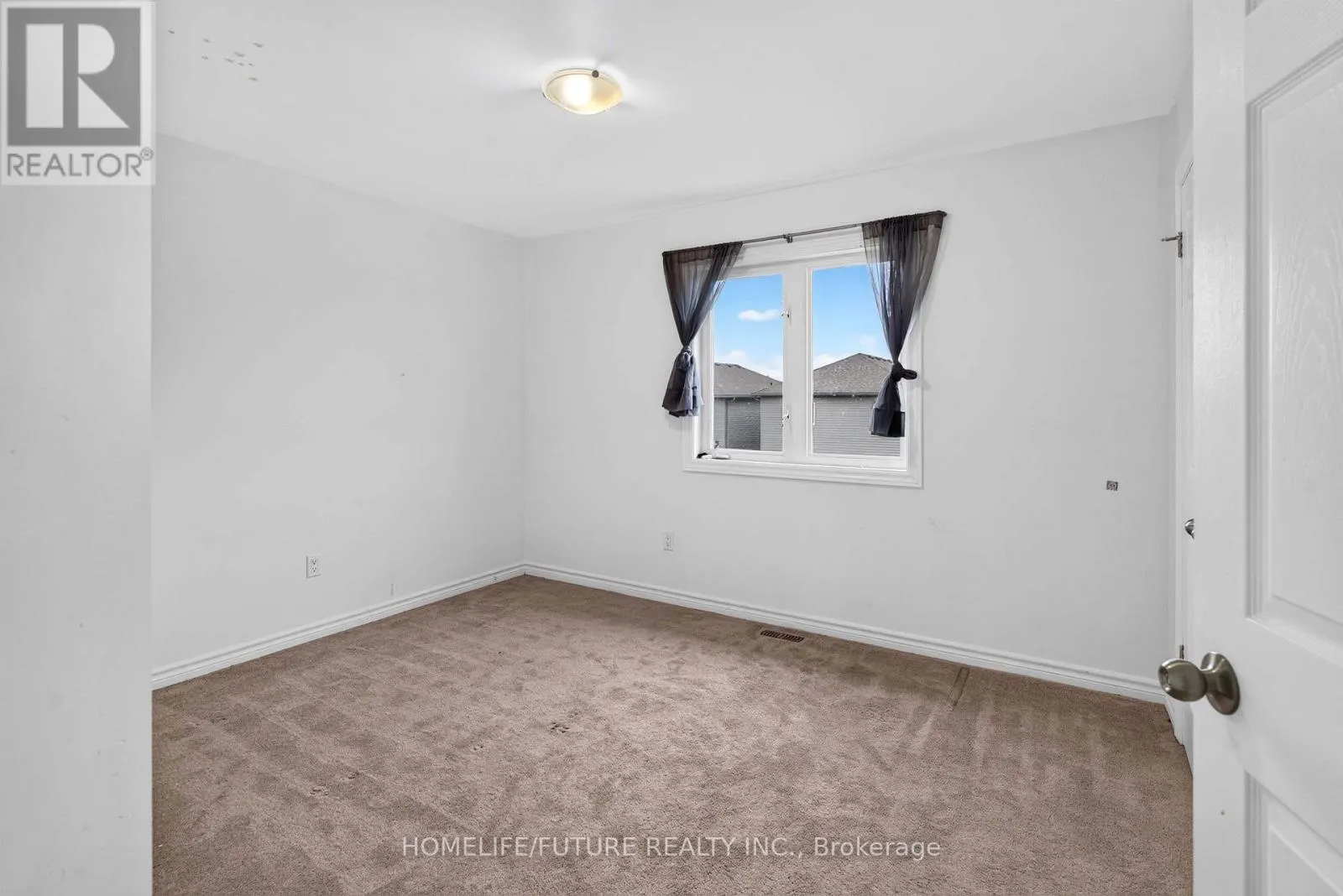 39 BRENNAN CRESCENT
