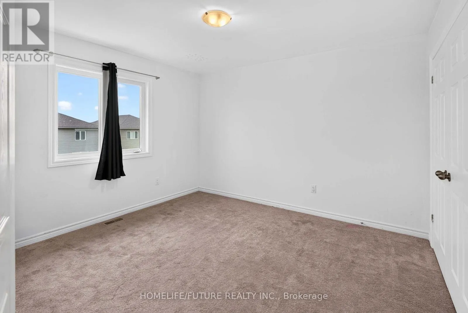 39 BRENNAN CRESCENT