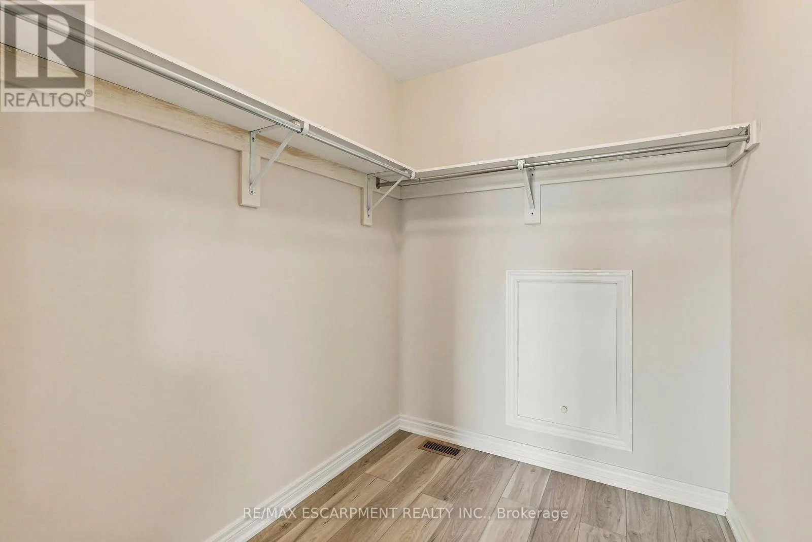 123 SKINNER ROAD