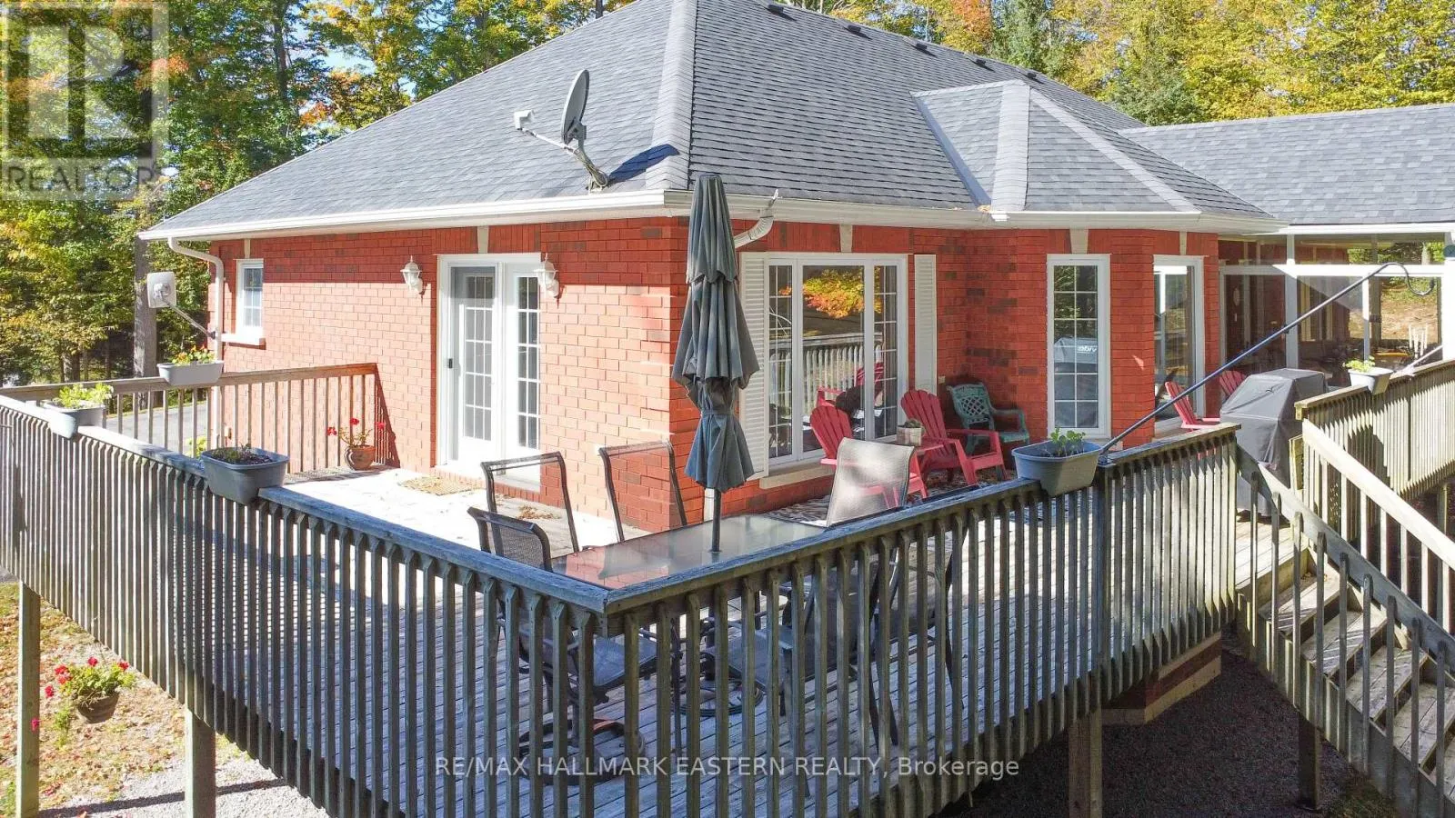 27 WOODLAND TRAIL