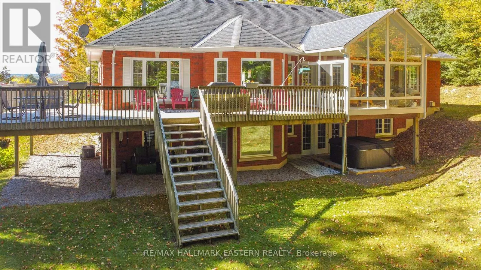 27 WOODLAND TRAIL