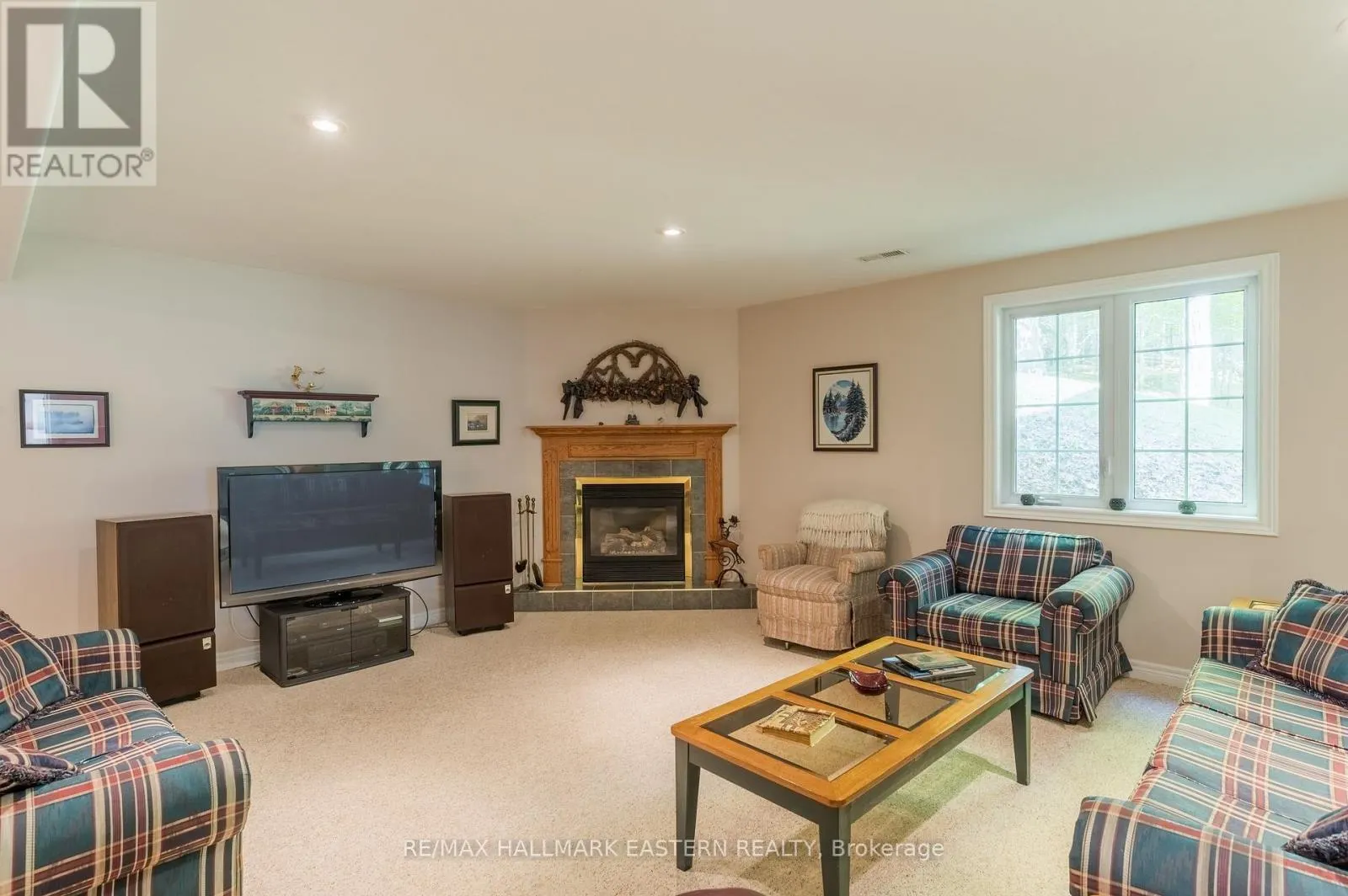 27 WOODLAND TRAIL