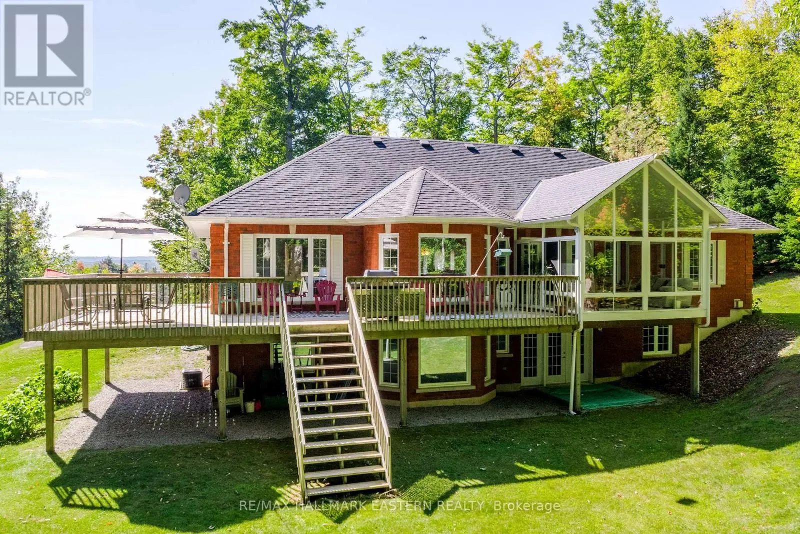 27 WOODLAND TRAIL