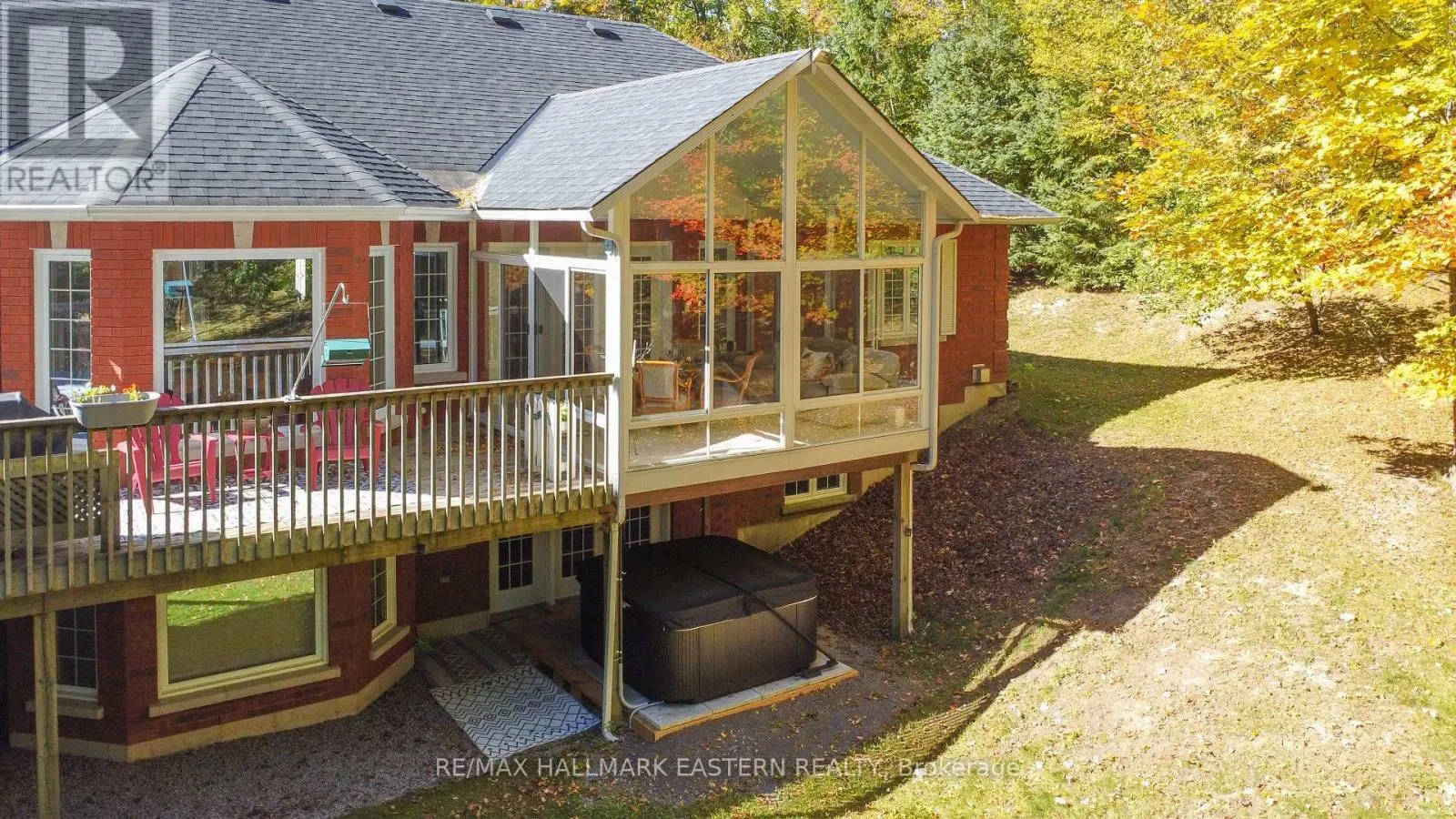27 WOODLAND TRAIL
