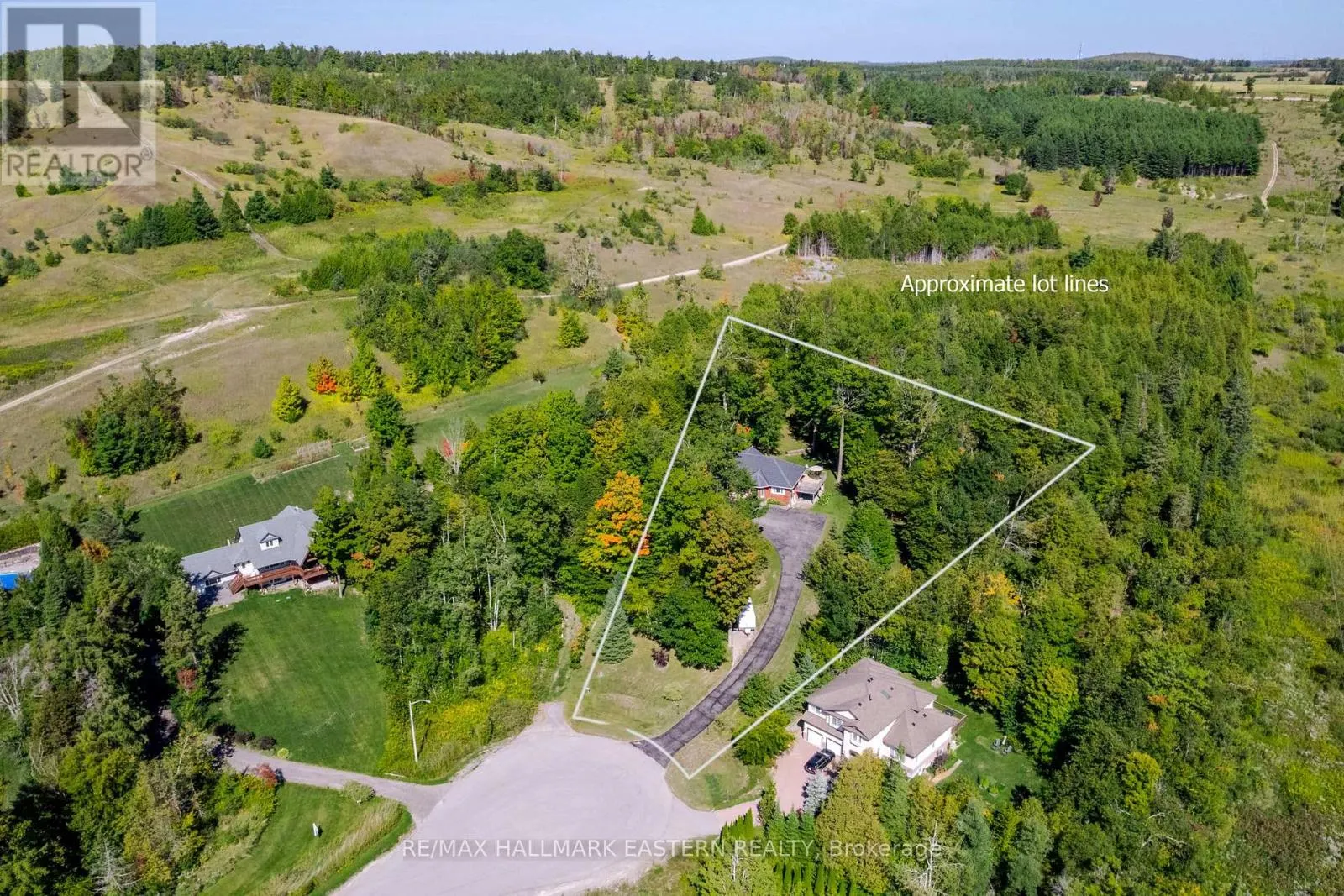 27 WOODLAND TRAIL