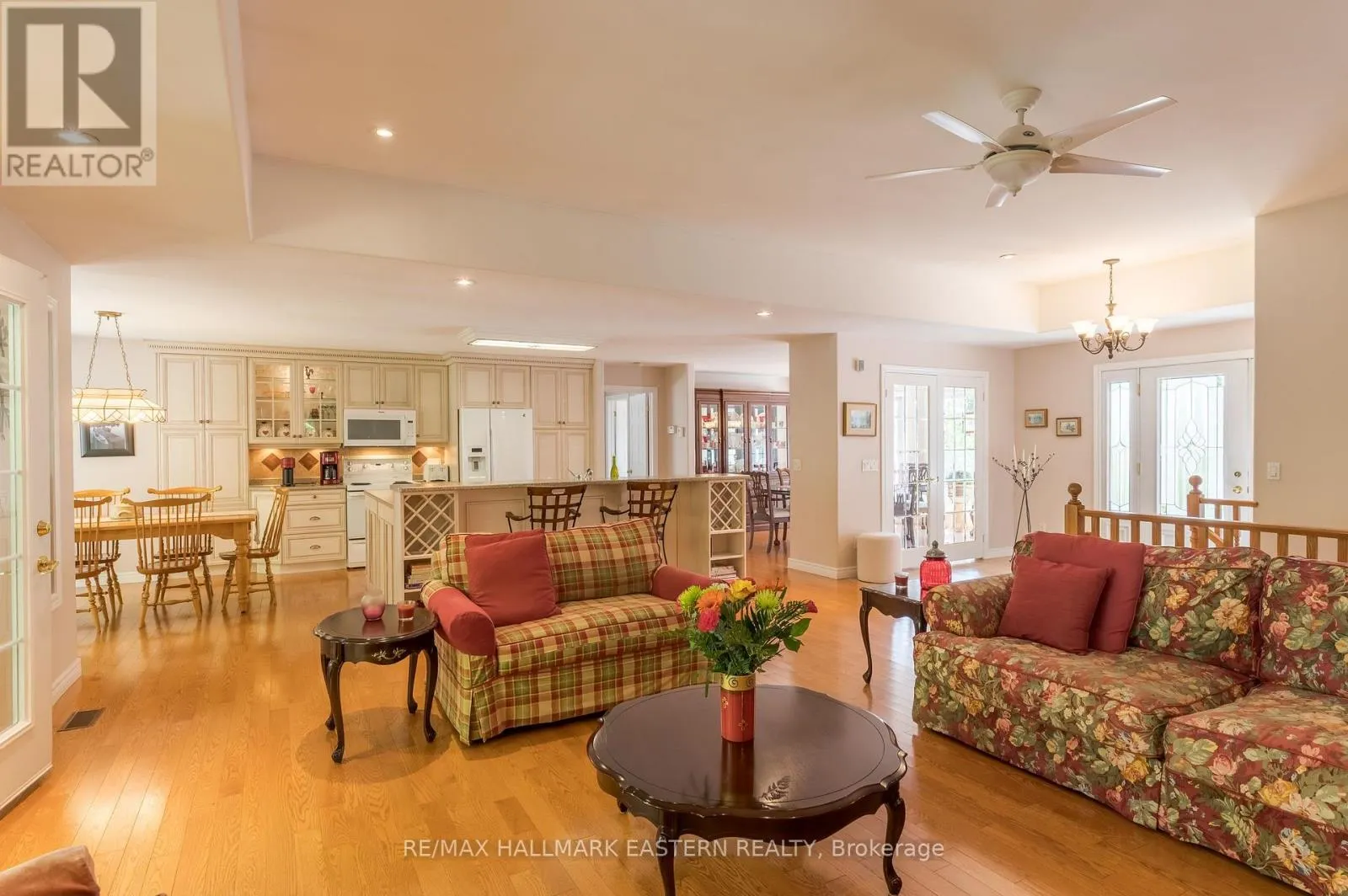 27 WOODLAND TRAIL