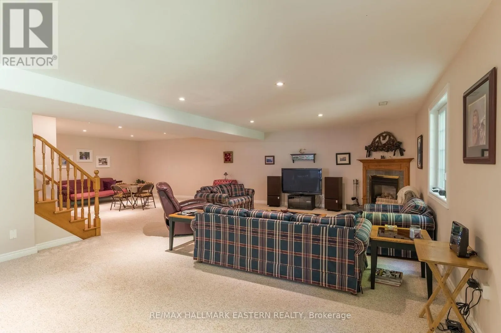 27 WOODLAND TRAIL
