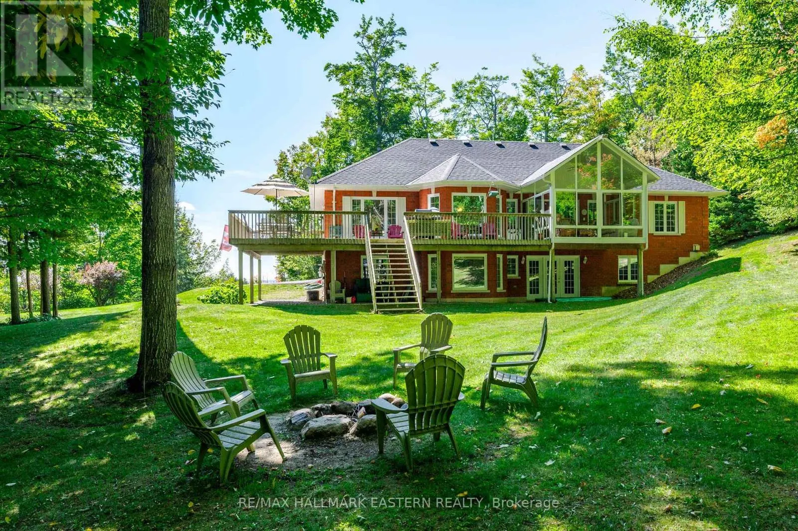 27 WOODLAND TRAIL