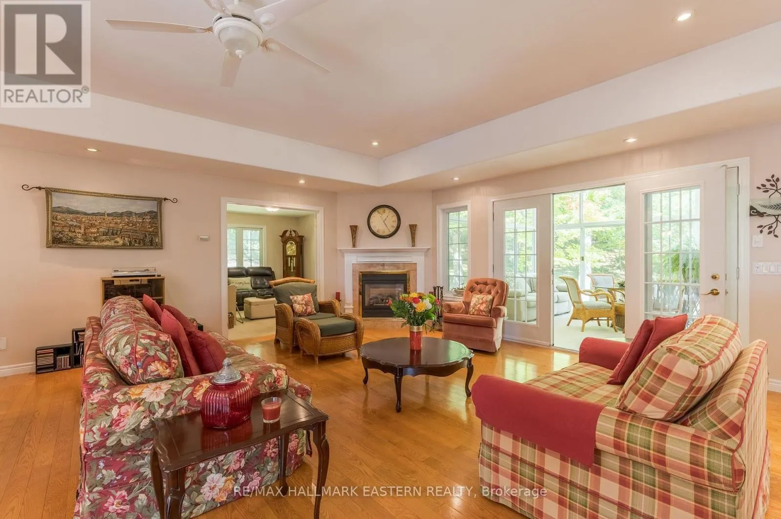 27 WOODLAND TRAIL